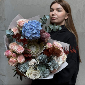 Цікавий букет з протеєю «Морозна розкіш»