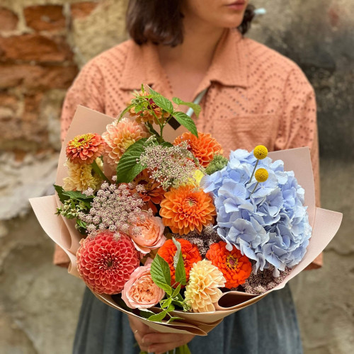 Контрастный оранжевый букет «Летние думы»