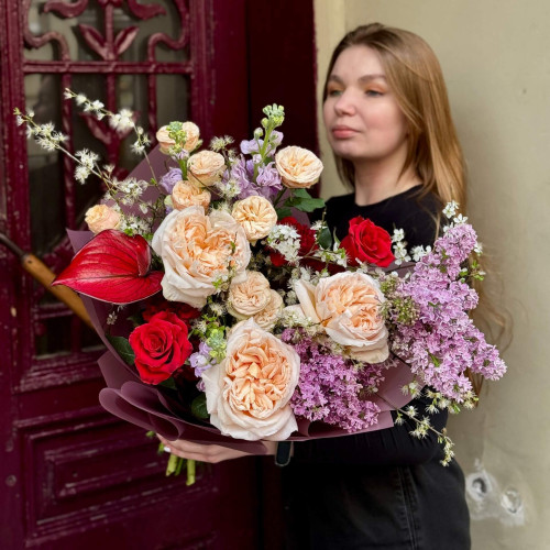 Розкішний барвистий букет «Бузкове танго»