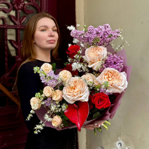Розкішний барвистий букет «Бузкове танго»