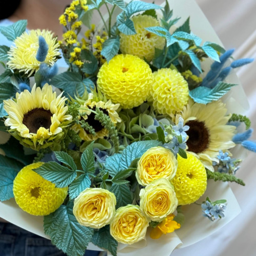 Букет у патріотичних кольорах «Вільне небо»