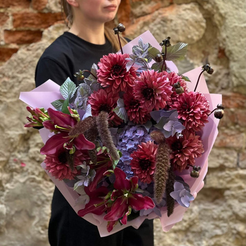 Розкішний оксамитовий букет «Королева ночі»