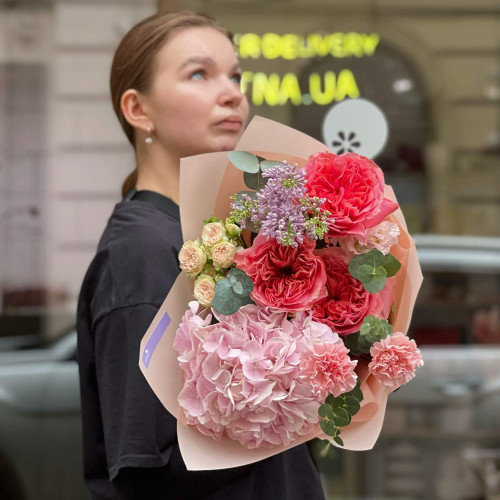 Pink bouquet of peony roses and exquisite hydrangea «Ruddy praline»