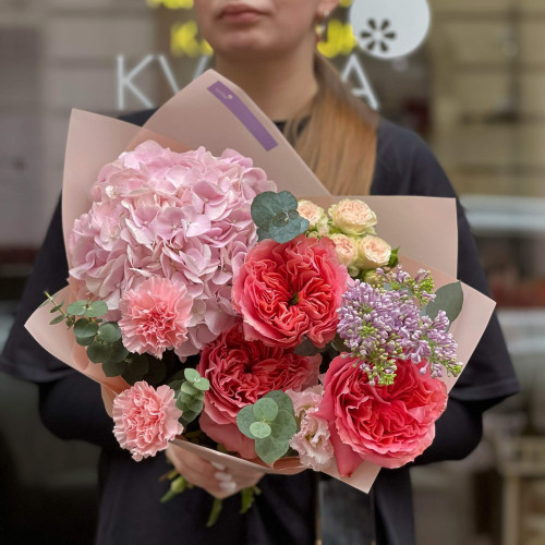 Pink bouquet of peony roses and exquisite hydrangea «Ruddy praline»