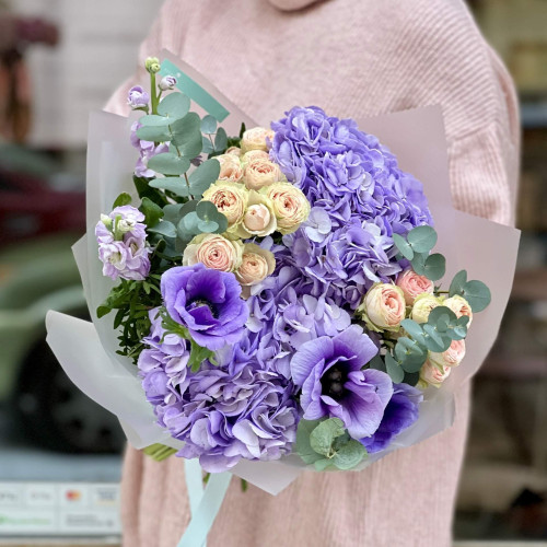 Delicate lilac bouquet with hydrangeas and anemones «The mystical purple»