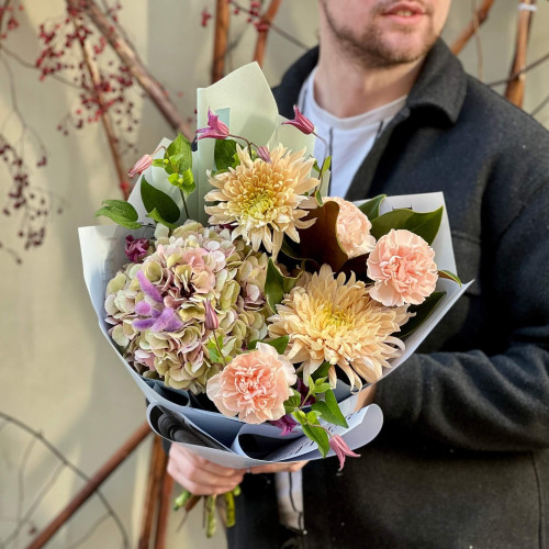 Милий букет з гортензією «Осіння зірочка»