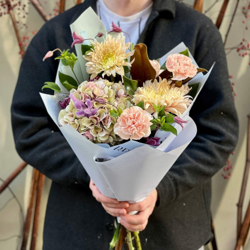 Милий букет з гортензією «Осіння зірочка»