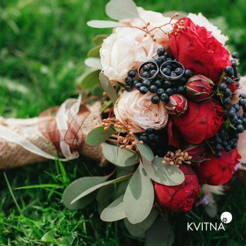 Весільний букет з серурією