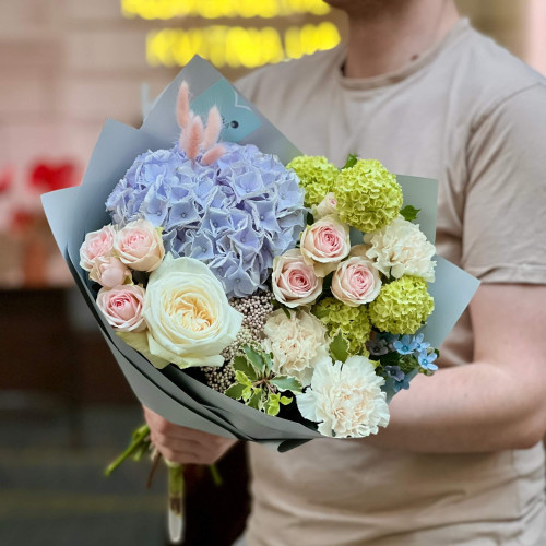 Ніжний букет з гортензією «Чарівна Іринка»