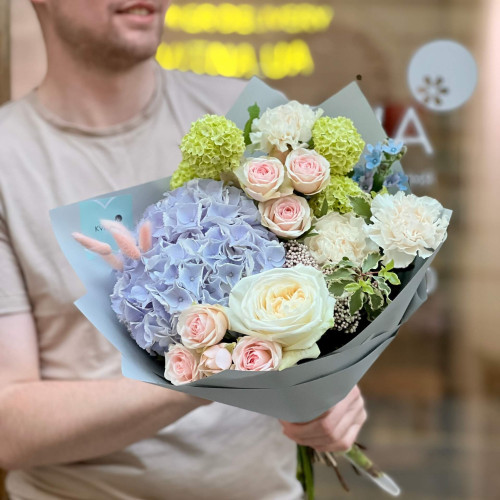 Ніжний букет з гортензією «Чарівна Іринка»