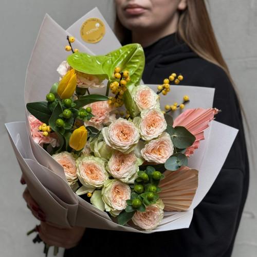 Лаймовый букет с антуриумом «Интересный акцент»