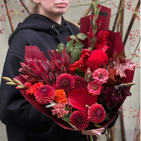 Палкий осінній букет «Гранатова любов»