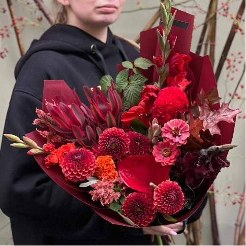 Палкий осінній букет «Гранатова любов»