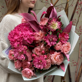 Яскравий рожевий букет «Полуничний щербет»