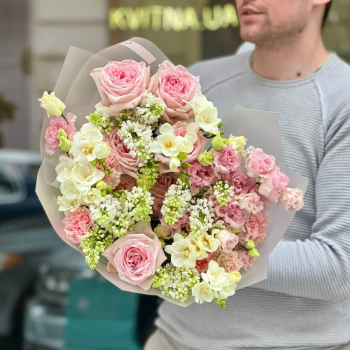 Bouquet of fragrant lilac and peony roses «Marshmallow for Oksanka»
