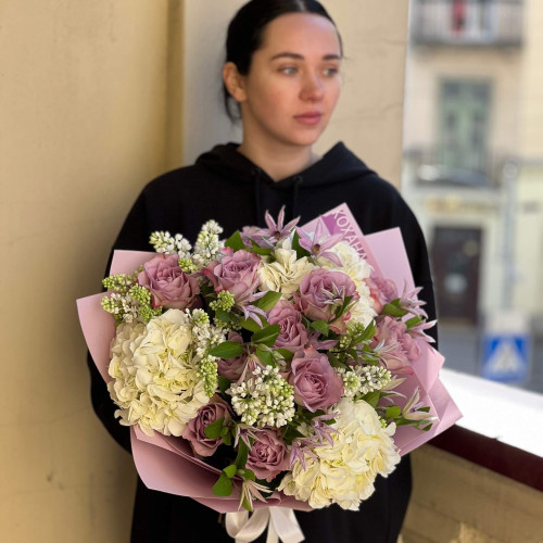 Ніжний букет з бузком та гортензіями «Пісні про кохання»