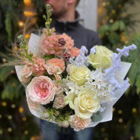 Букет «Дотик квітами»