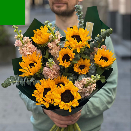 Яскравий ароматний букет «Стріли Сонця»