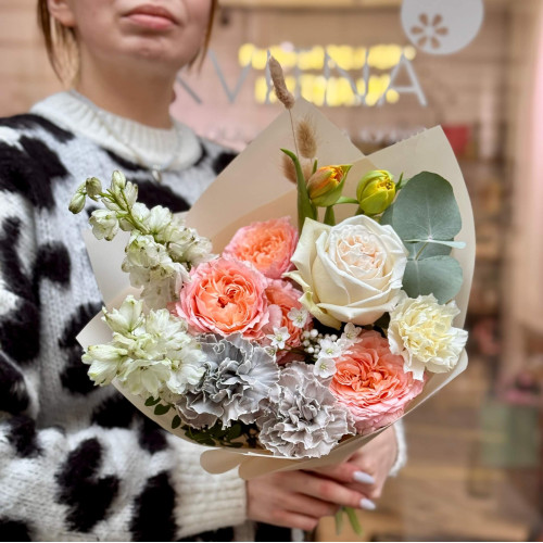 Romantic compliment bouquet «Gentle Greeting»