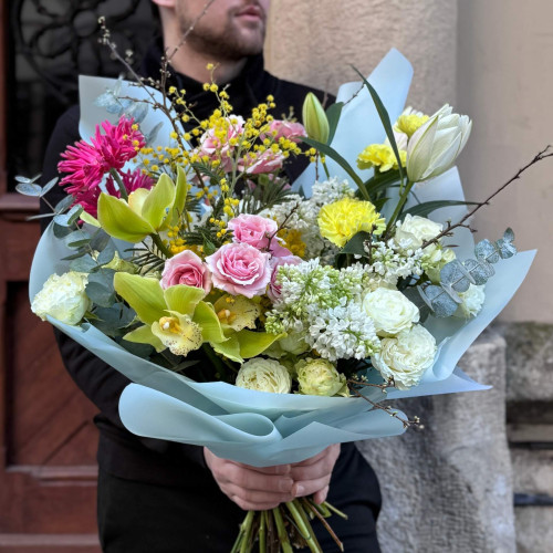 Цікавий букет з цимбідіумами та герберами «Весняний калейдоскоп»