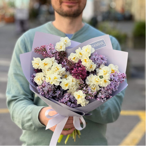 Милий ароматний весняний букет «Бузковий мед»