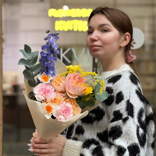 Кольоровий ароматний букет «Різнобарвна весна»