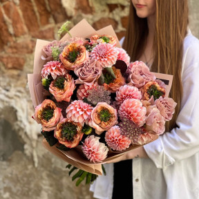 Розкішний яскраво-насичений букет «Потаємне бажання»