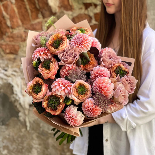 Luxurious, rich and bright bouquet «Secret Desire»