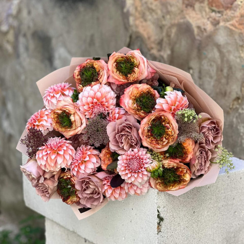 Luxurious, rich and bright bouquet «Secret Desire»