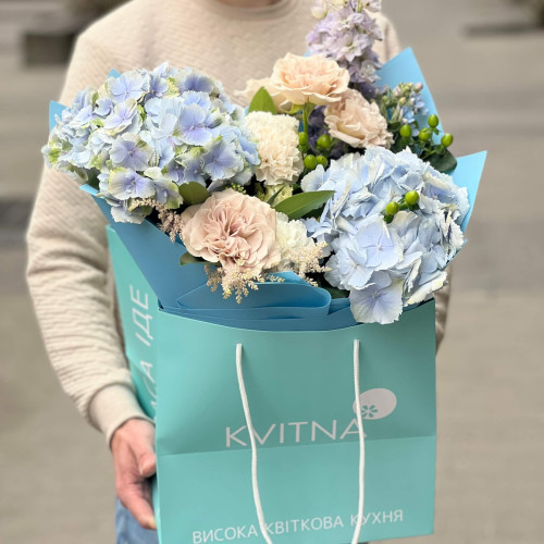 Спокійний пастельний букет «Вітряне небо»