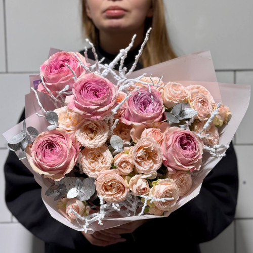 Нежный букет с пионовидными розами «Зимнее утро»