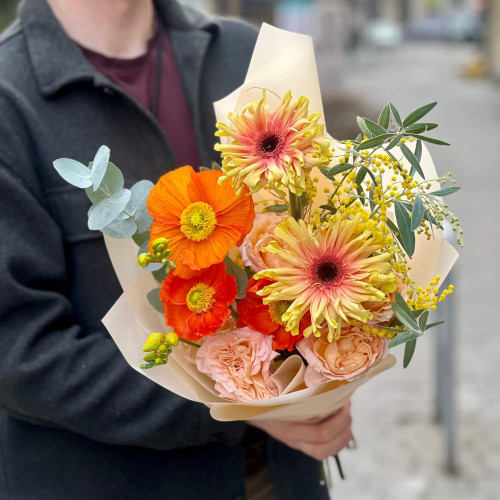 Warm bouquet with poppies and gerberas «Cozy memory»