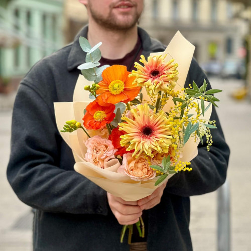 Warm bouquet with poppies and gerberas «Cozy memory»