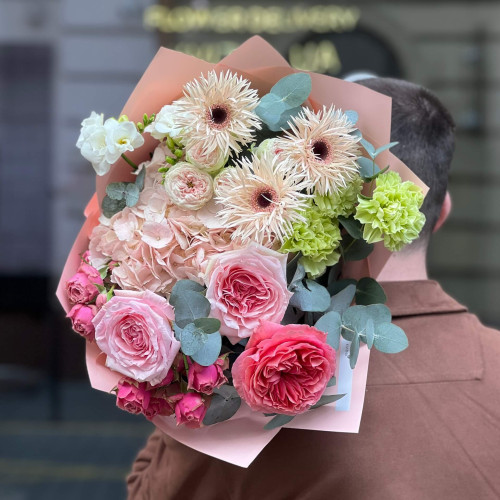 Ніжний букет з гортензією «Розкішна Олександра»