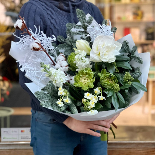 Атмосферний зимовий букет з білим амарилісом та бавовною «Подих весни»