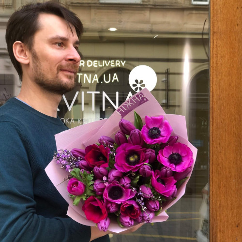 Bouquet in rich shades with tulips and anemones «Spring Night»