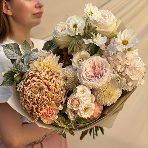 Пухкий світлий букет «Золота краплина»