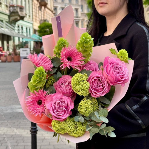 Яскравий букет з герберами «Солодкий лайм»