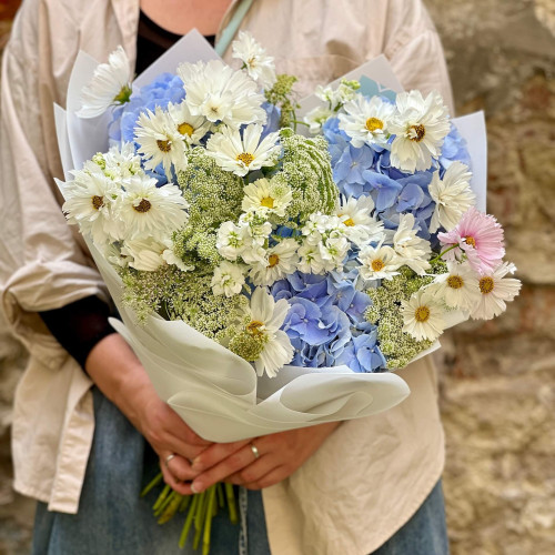 Повітряний букет з космеєю «Морська піна»