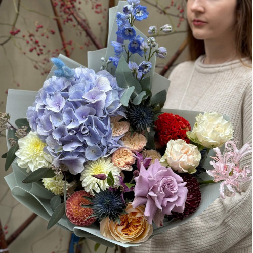 Мальовничий букет у пастельних відтінках «Палітра художника»