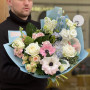 Чарівний букет з анемонами та гортензією «Замріяна Мар’янка»