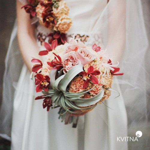 Весільний букет з тиляндсією