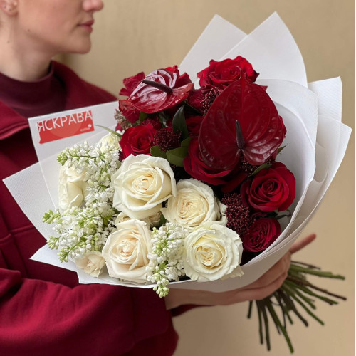 Contrasting bouquet with aromatic lilac and fragrant anthurium «Gentle and Passionate»
