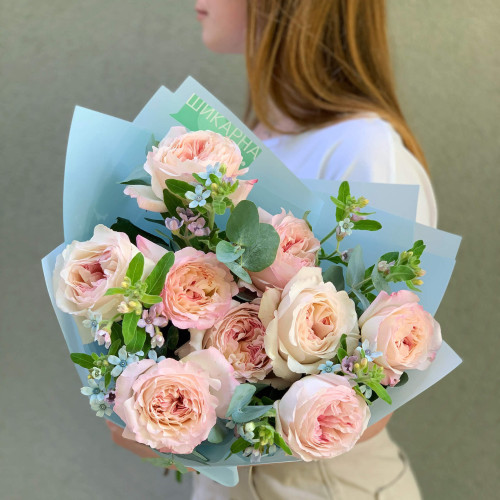 9 піоновидних троянд у букеті «Романтичні пелюстки»