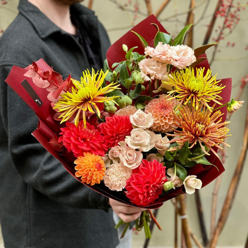 Bright bouquet with Safina chrysanthemum «Flame evening»
