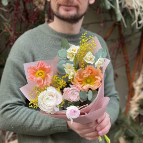 Ніжний ароматний букет «Весняний дотик»