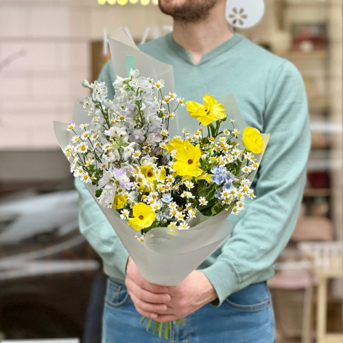 Букет з японським ранункулюсом Батерфляй «Польове щастя»