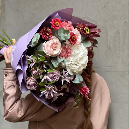 Контрастный разноцветный букет «Осенний джус»