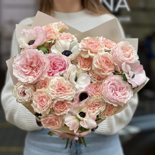 Пухкий букет у пастельних тонах «Цукрова пелюсточка»