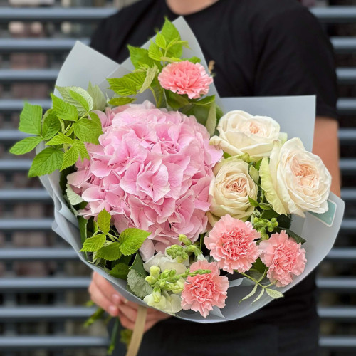 Букет «Цветочная классика»